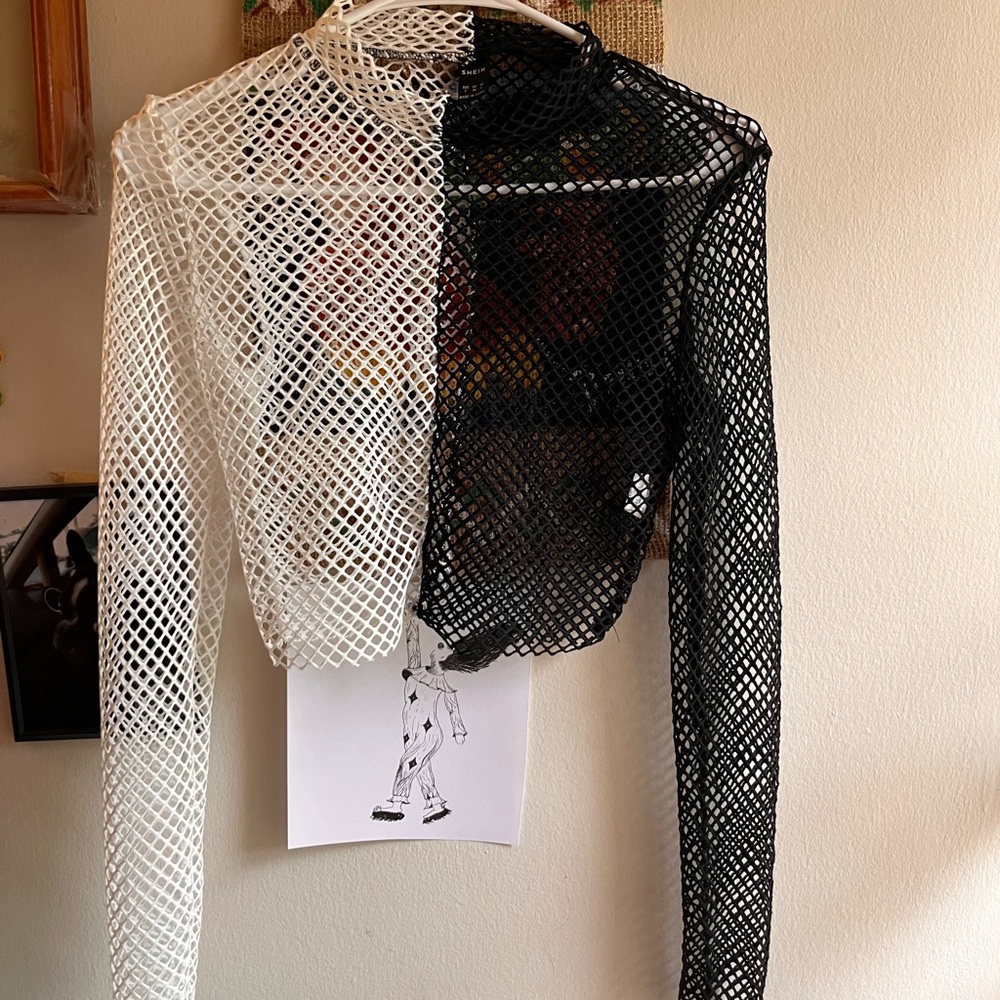 BLACK AND WHITE FISHNETS